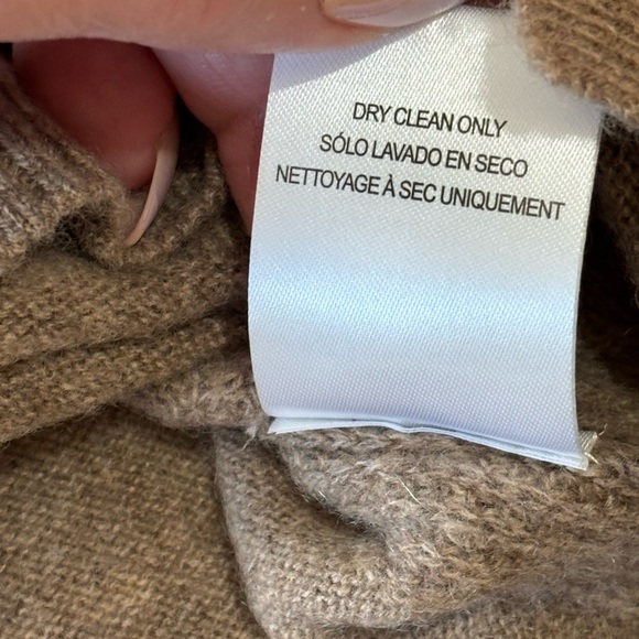 NWT Mario Serrani 100% Cashmere Knit Sweater Womens L Tan Quiet Luxury Classic - Picture 11 of 11